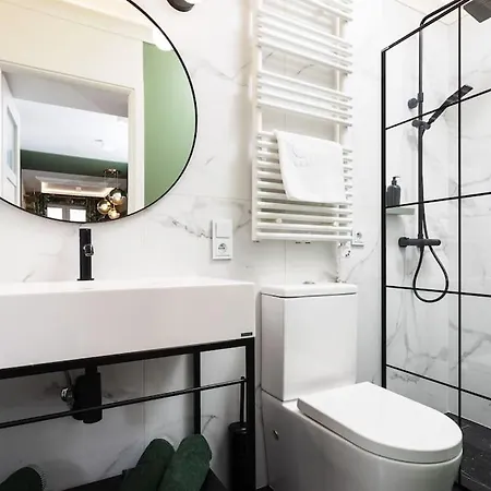Apartment Verdant Oasis - Old Town - By Upstairs Krakow