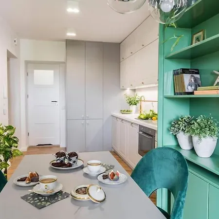 Verdant Oasis - Old Town - By Upstairs