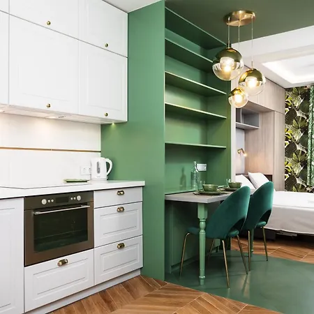 Verdant Oasis - Old Town - By Upstairs *