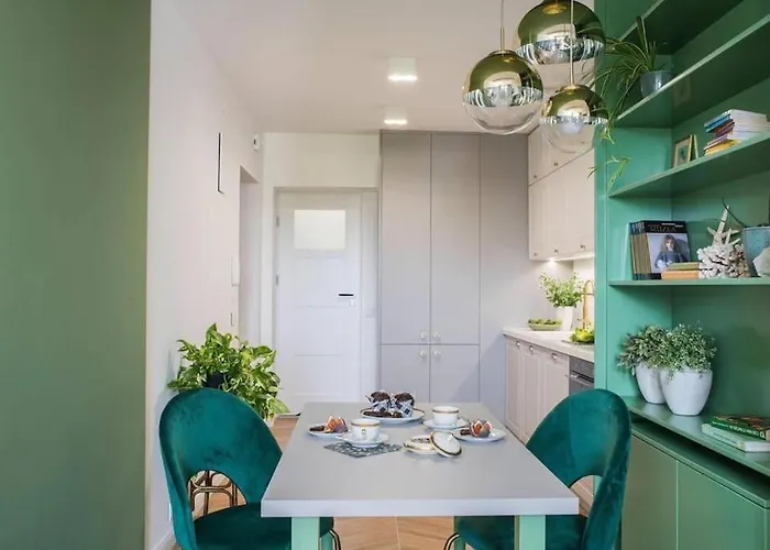 Verdant Oasis - Old Town - By Upstairs شقة *