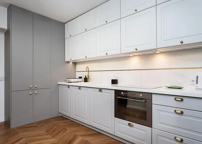 Verdant Oasis - Old Town - By Upstairs شقة